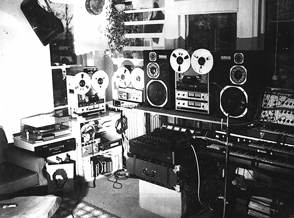 studio radio
